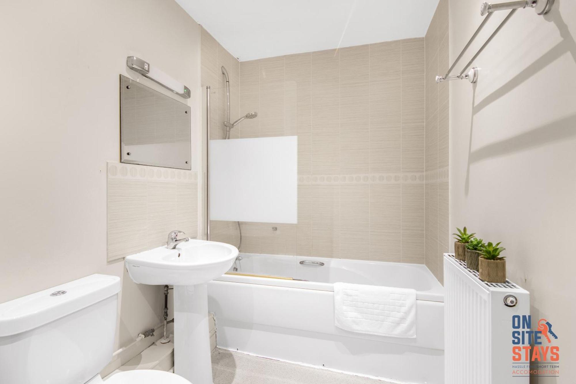 Onsitestays - Cosy 2-Bedroom Apartment With Free Parking, Wi-Fi & London Links Northfleet المظهر الخارجي الصورة