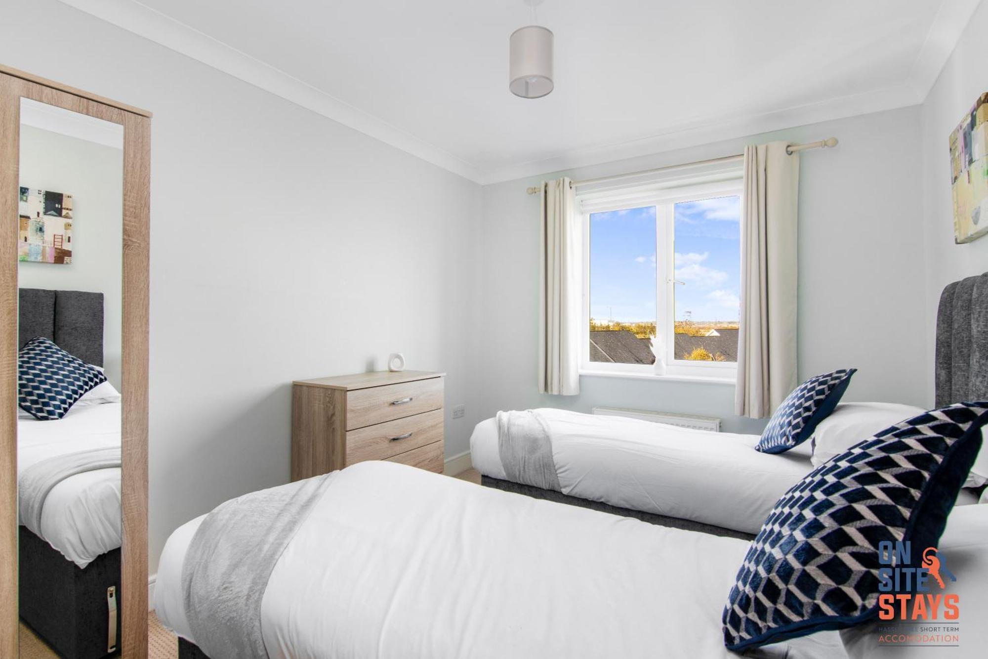 Onsitestays - Cosy 2-Bedroom Apartment With Free Parking, Wi-Fi & London Links Northfleet المظهر الخارجي الصورة